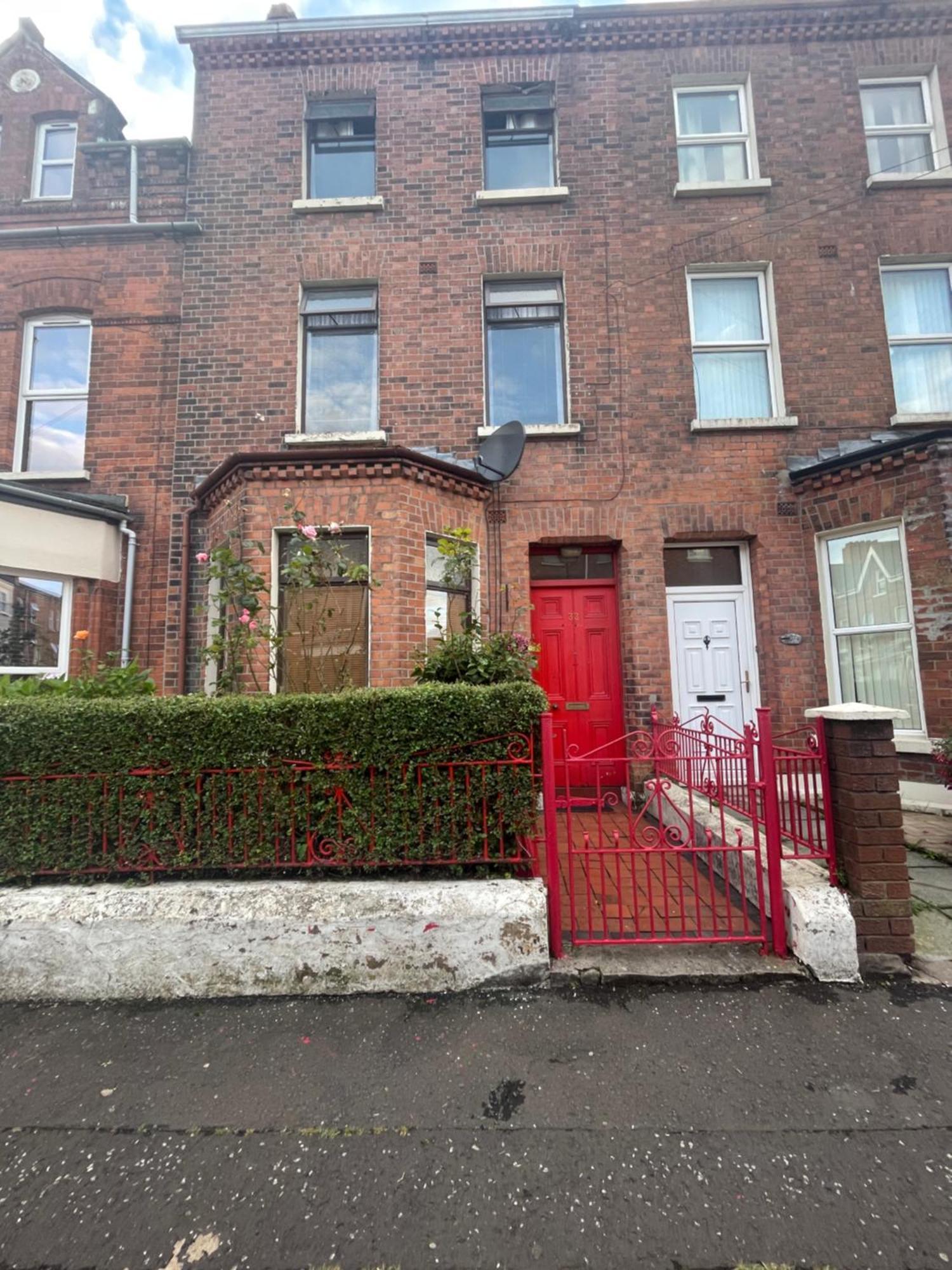 House In Antrim Road Hotel Belfast Exterior foto